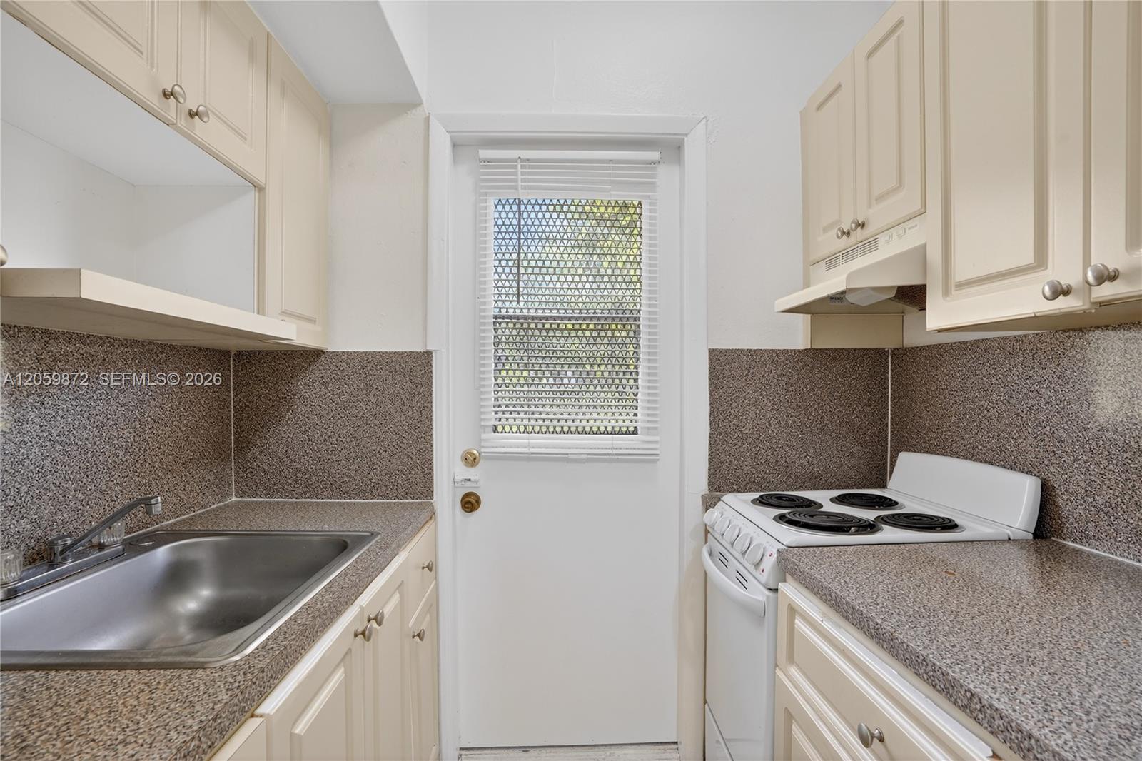 Подробнее / кв.футов $ 2026-07-25 0 Фото