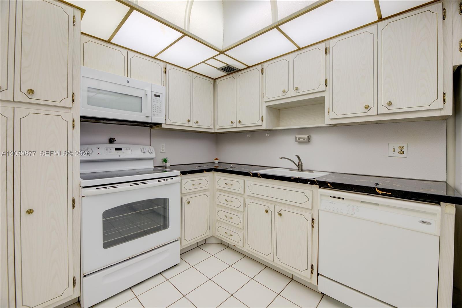 16A 1 / 2 870 sq. ft. $ 2026-07-25 0 Photo