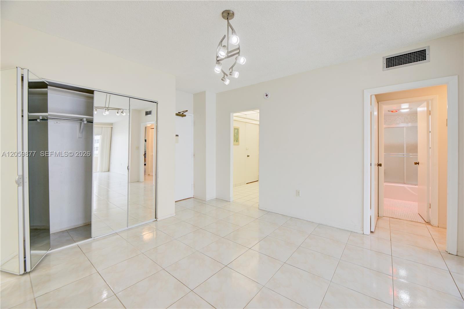 16A 1 / 2 870 sq. ft. $ 2026-07-25 0 Photo