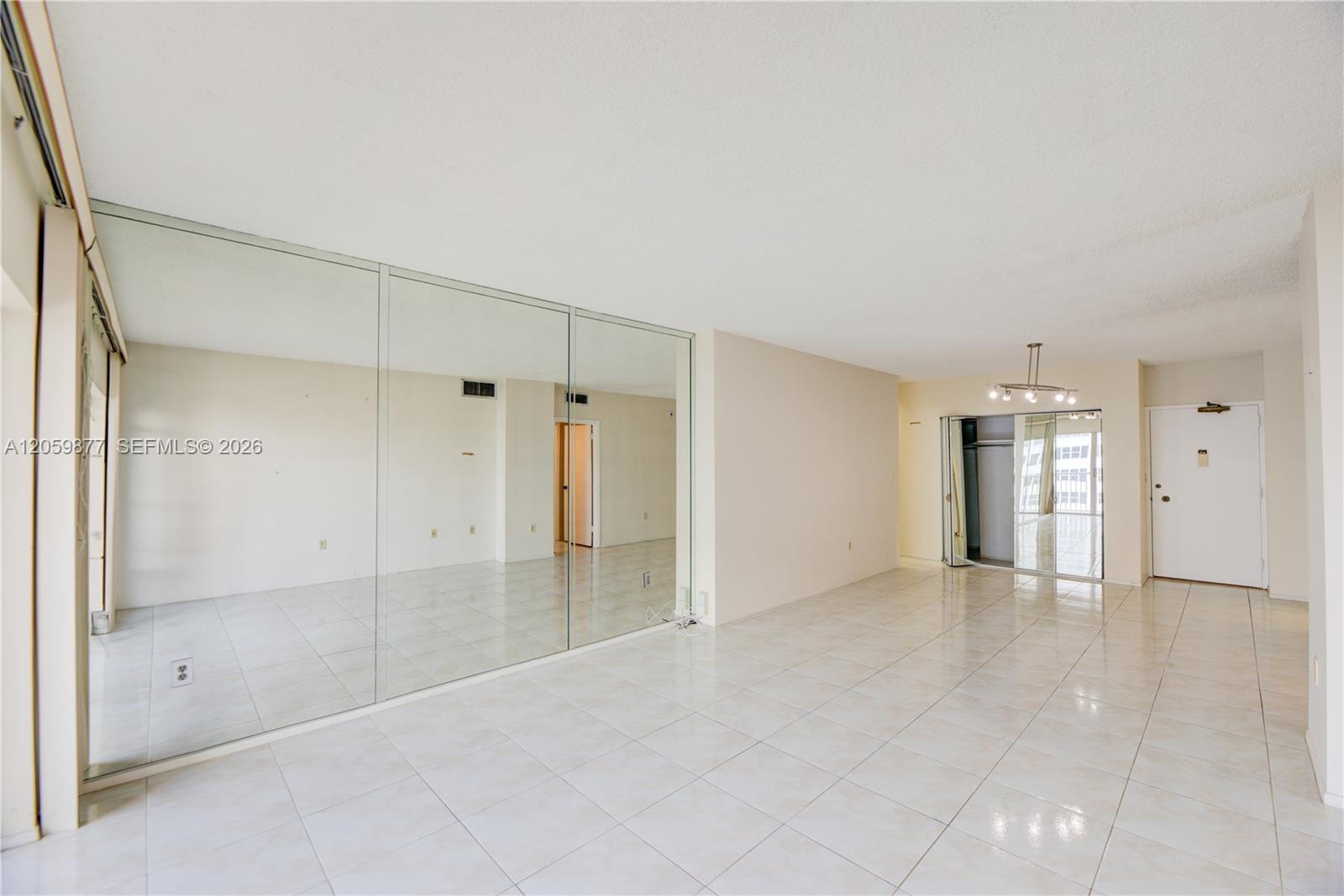 16A 1 / 2 870 sq. ft. $ 2026-07-25 0 Photo