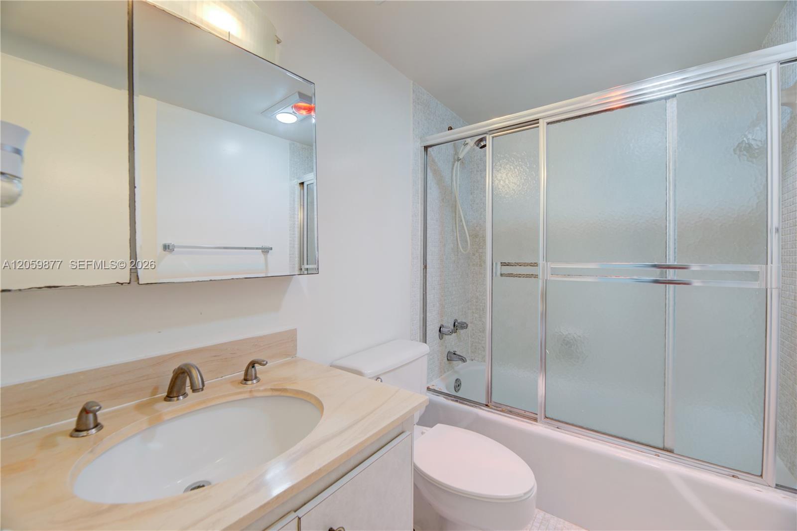 16A 1 / 2 870 sq. ft. $ 2026-07-25 0 Photo
