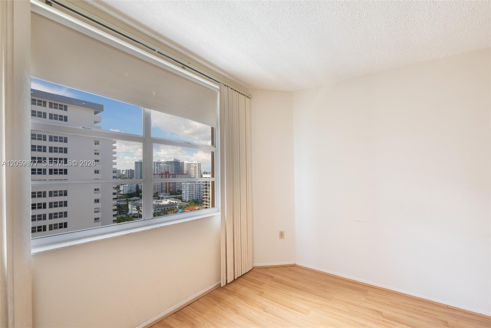 16A 1 / 2 870 sq. ft. $ 2026-07-25 0 Photo