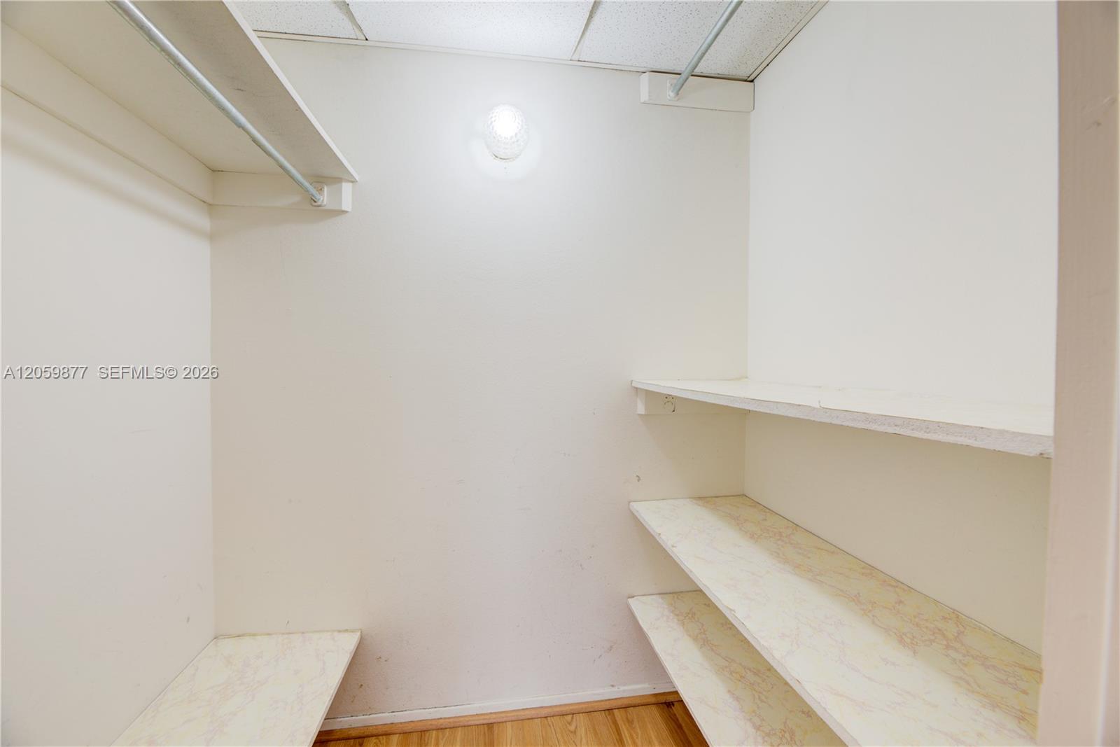 16A 1 / 2 870 sq. ft. $ 2026-07-25 0 Photo