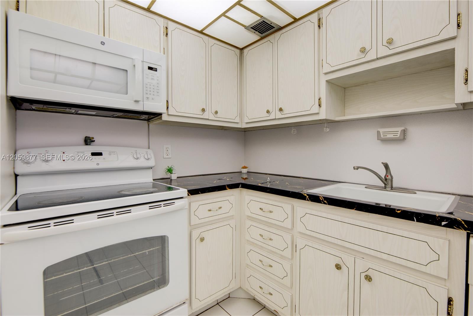 16A 1 / 2 870 sq. ft. $ 2026-07-25 0 Photo