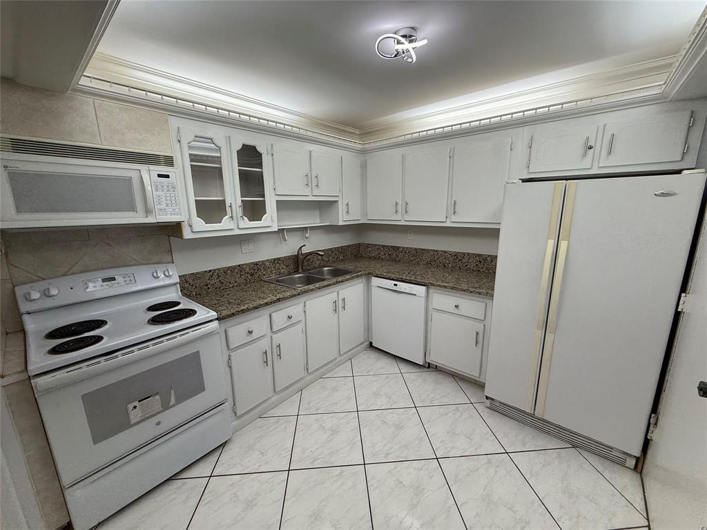 Photo of 1833 OCEAN  #808, Hallandale Beach, Florida, 33009 - 6