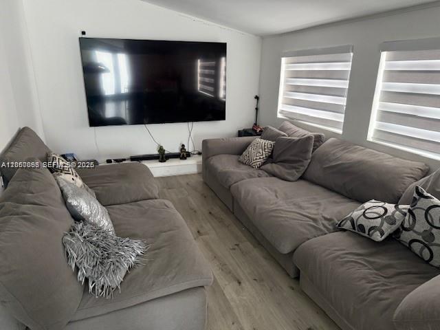 8950 3 / 2 2490 sq. ft. $ 2026-07-26 0 Photo