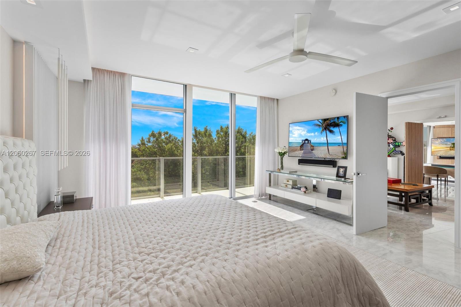 Ver detalles PH06 3 / 3 2734 sq. ft. $ 2026-07-27 0 foto