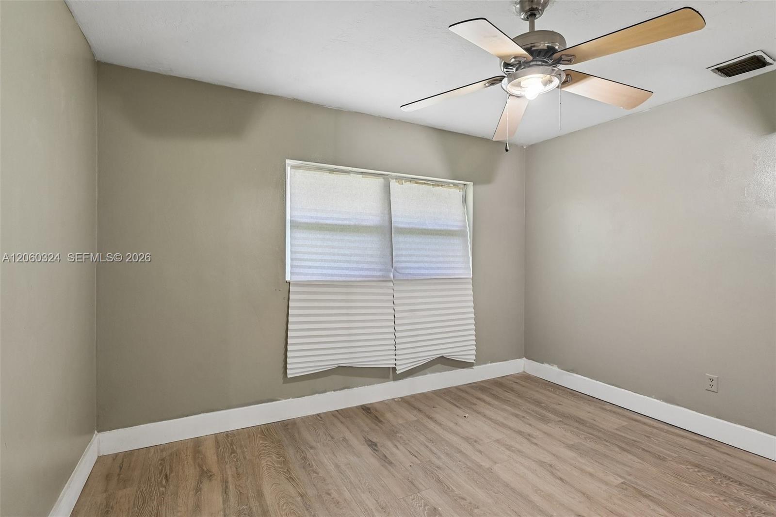   /  1890 sq. ft. $ 2026-07-27 0 foto