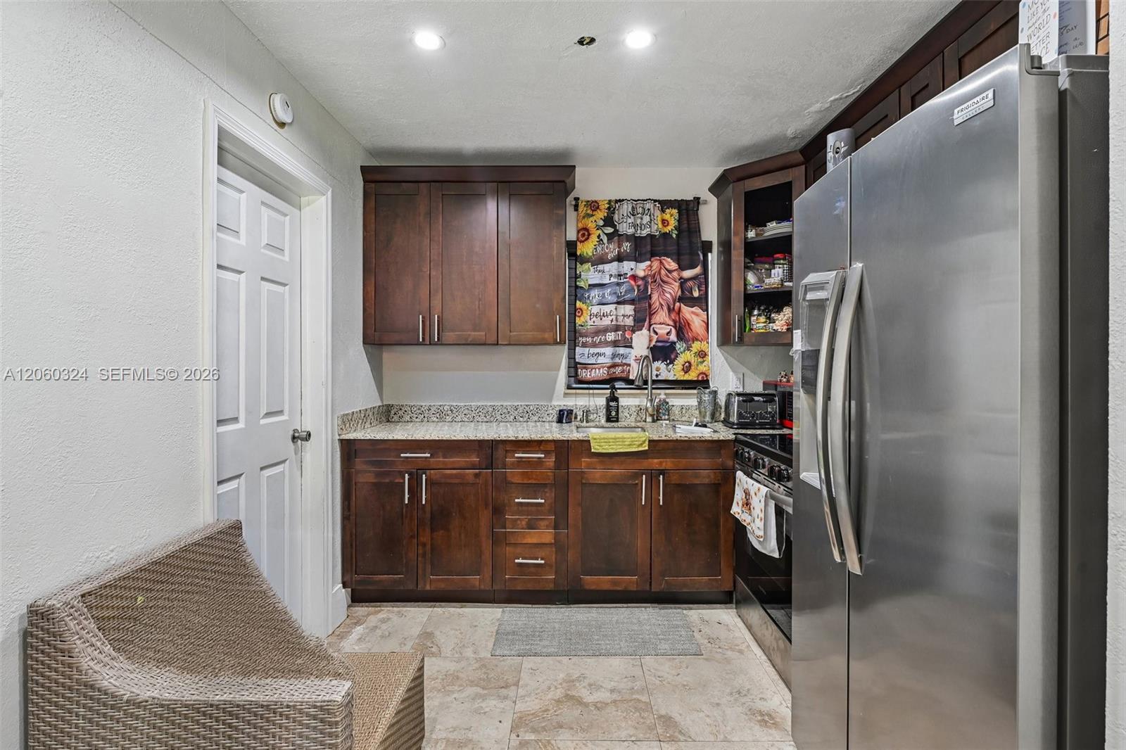   /  1890 sq. ft. $ 2026-07-27 0 foto