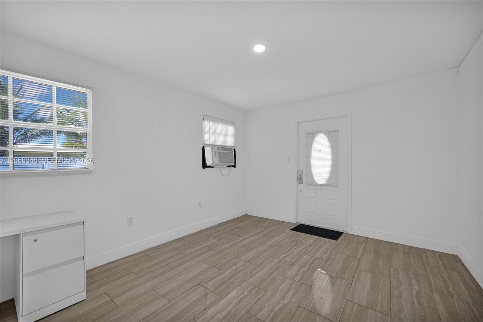   /  2124 sq. ft. $ 2026-07-27 0 foto