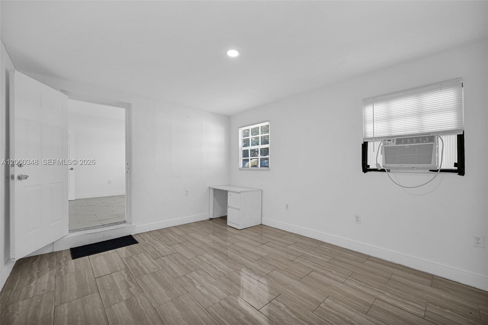  /  2124 sq. ft. $ 2026-07-27 0 foto