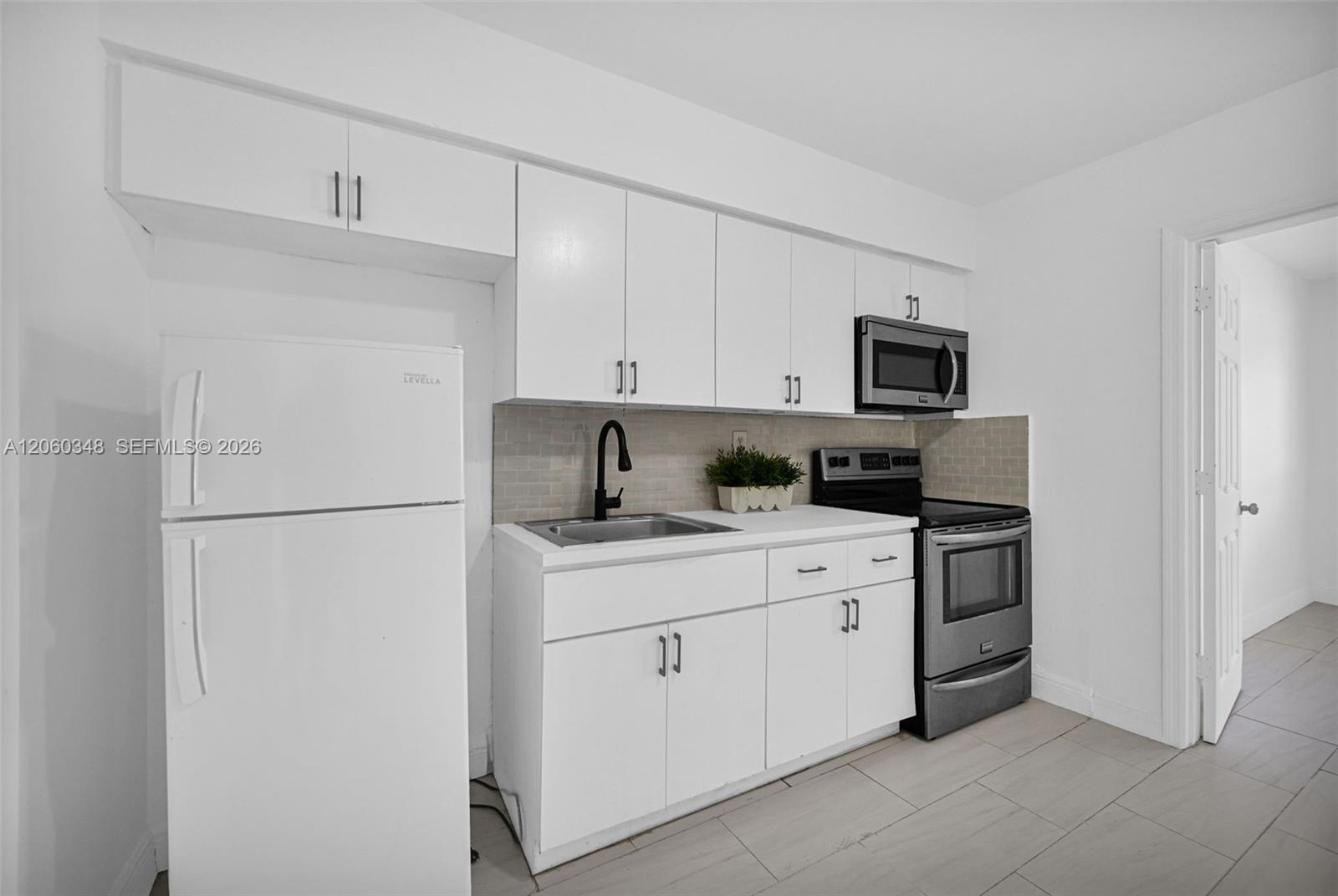   /  2124 sq. ft. $ 2026-07-27 0 foto
