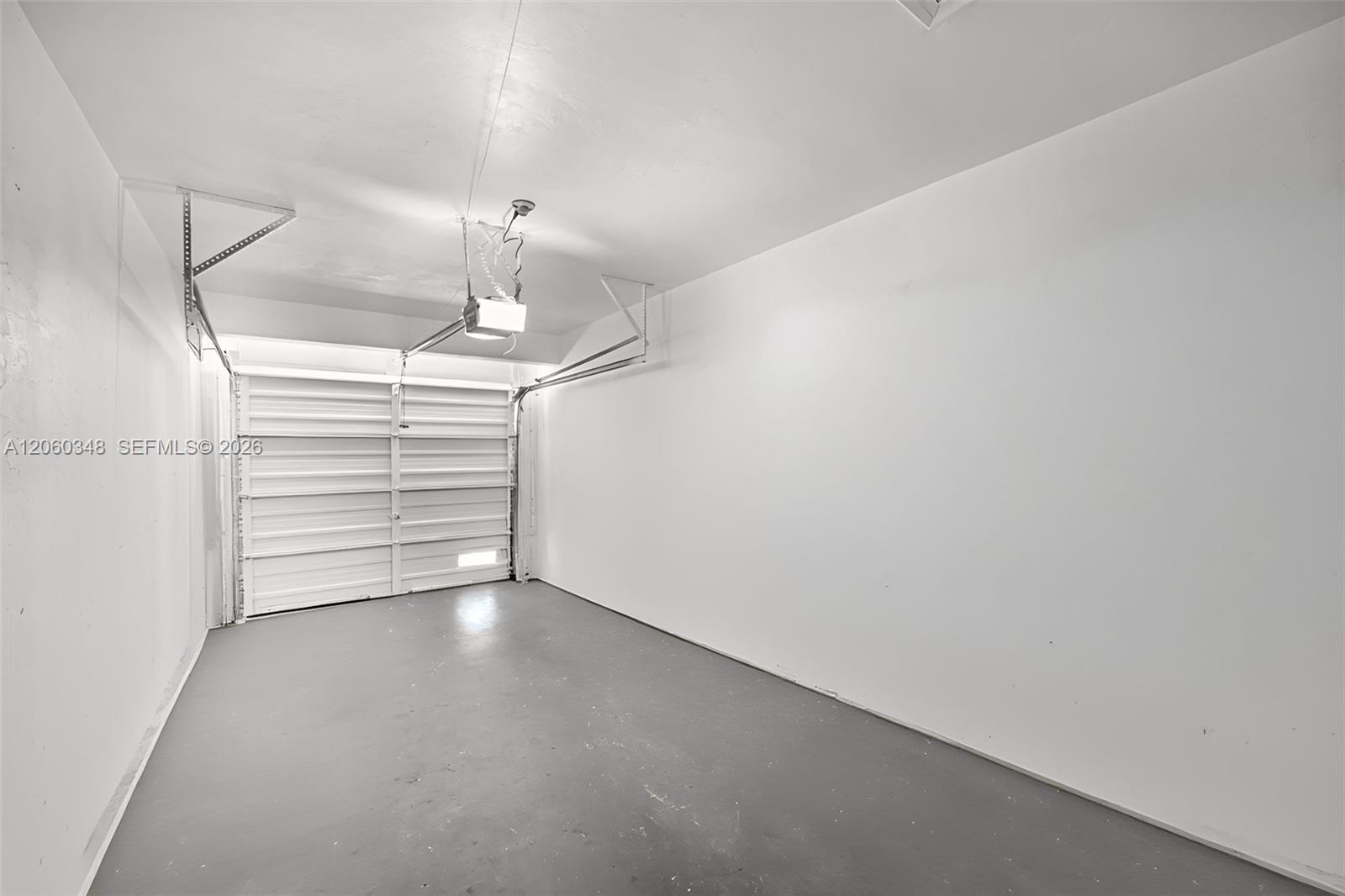   /  2124 sq. ft. $ 2026-07-27 0 foto