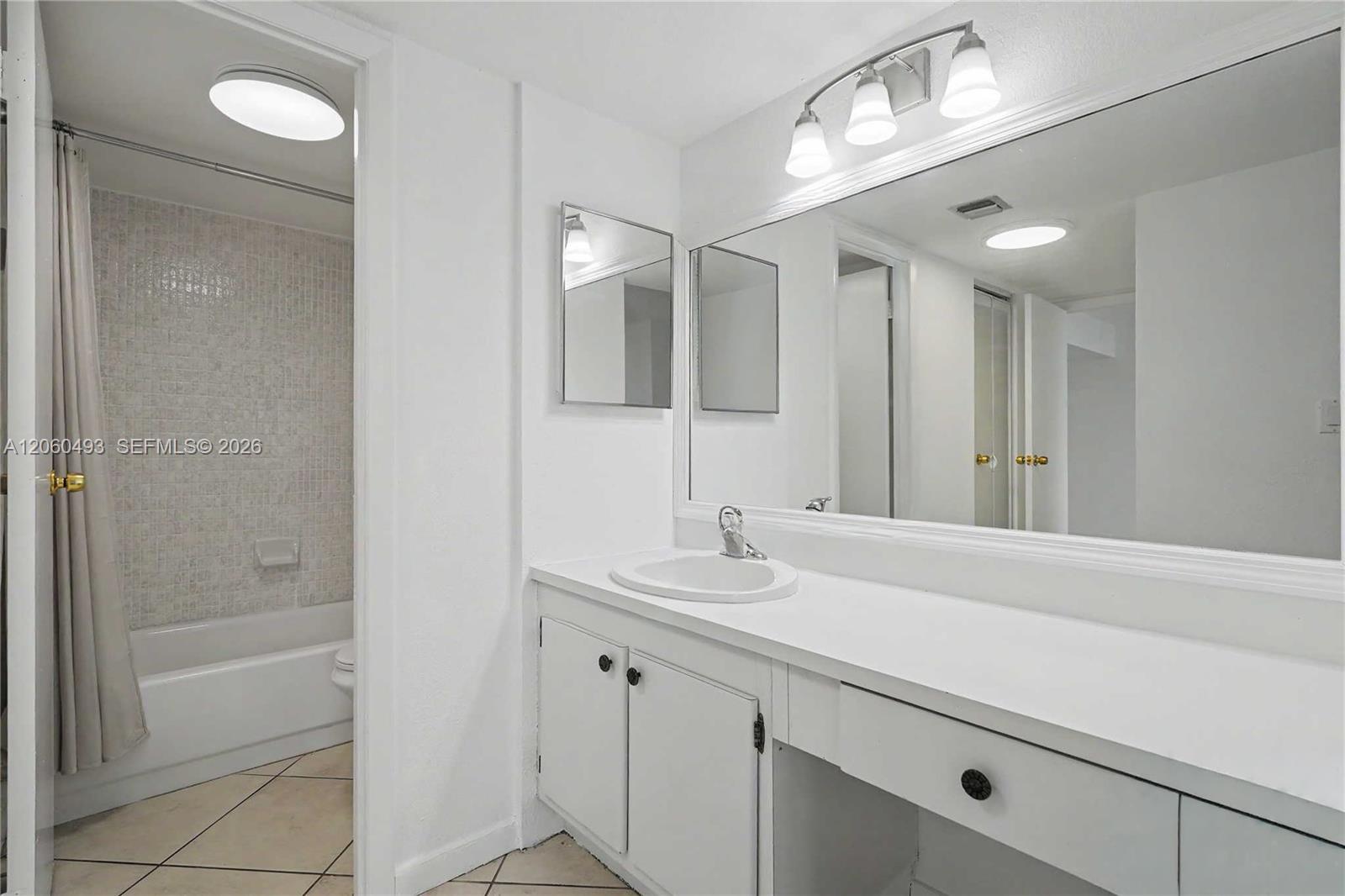 Photo of 20335 Country Club Dr  #1702, Aventura, Florida, 33180 - 