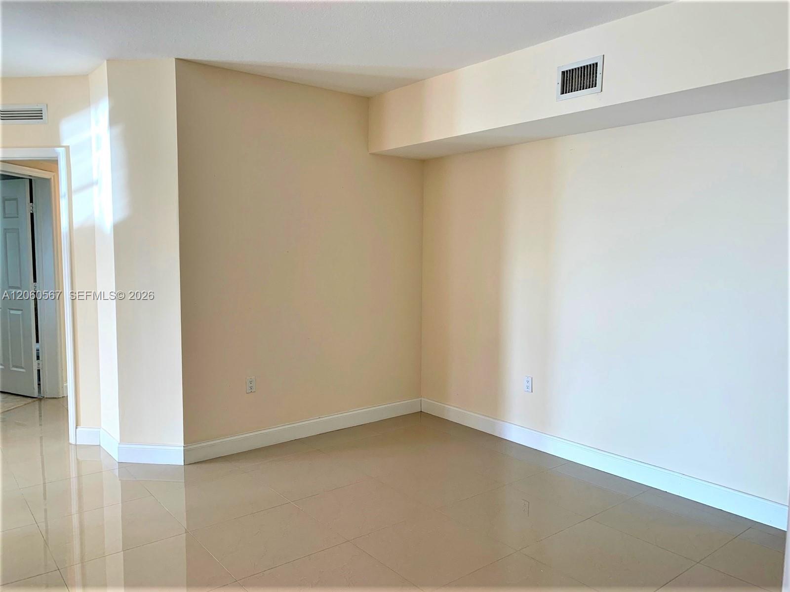 Фото 1745 Hallandale Beach Blvd #1606W, Hallandale Beach, Florida, 33009 -