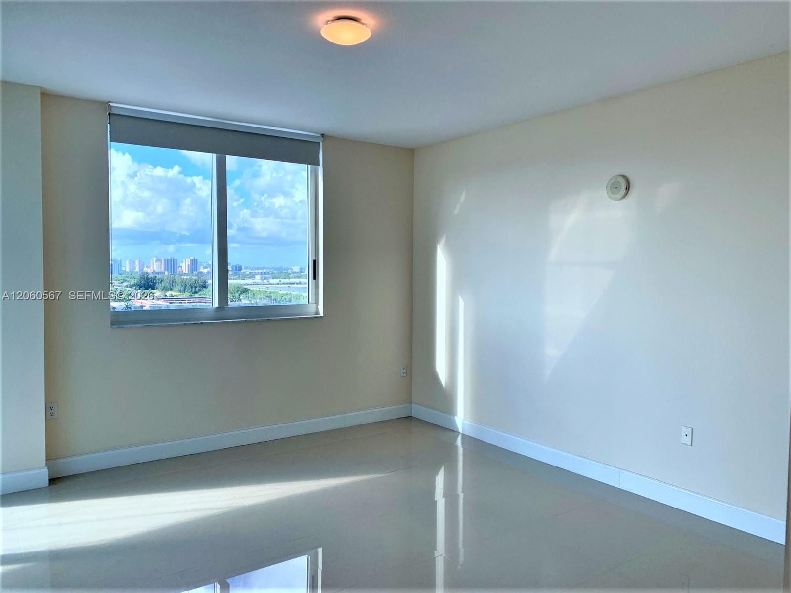 Фото 1745 Hallandale Beach Blvd #1606W, Hallandale Beach, Florida, 33009 -