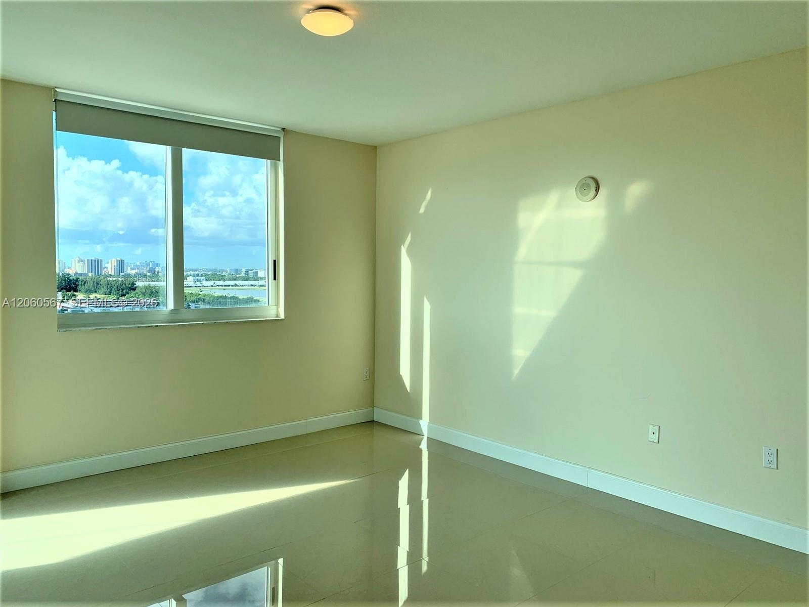 Фото 1745 Hallandale Beach Blvd #1606W, Hallandale Beach, Florida, 33009 -