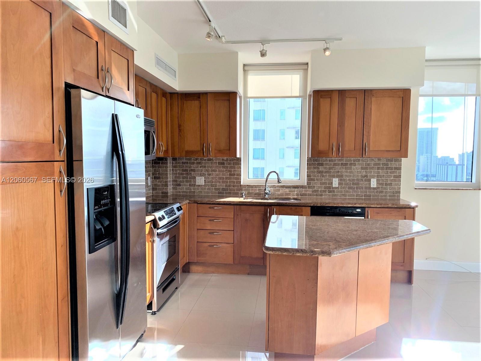 Фото 1745 Hallandale Beach Blvd #1606W, Hallandale Beach, Florida, 33009 -