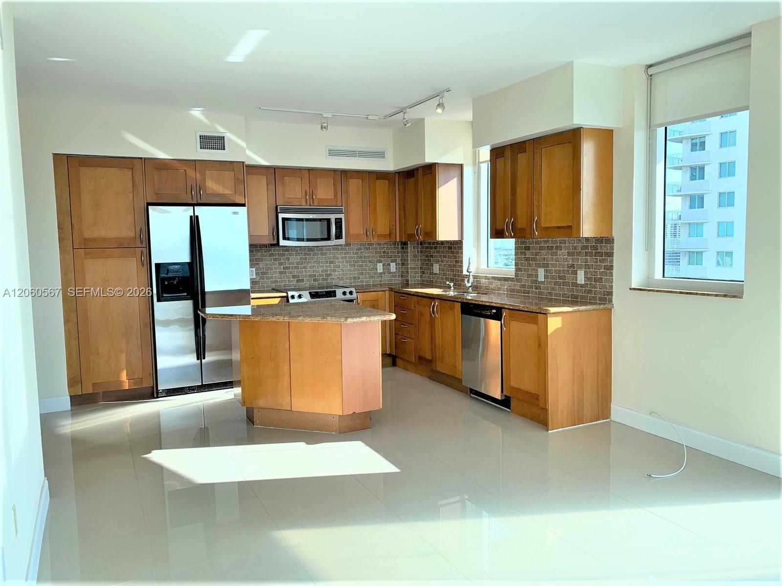 Фото 1745 Hallandale Beach Blvd #1606W, Hallandale Beach, Florida, 33009 -