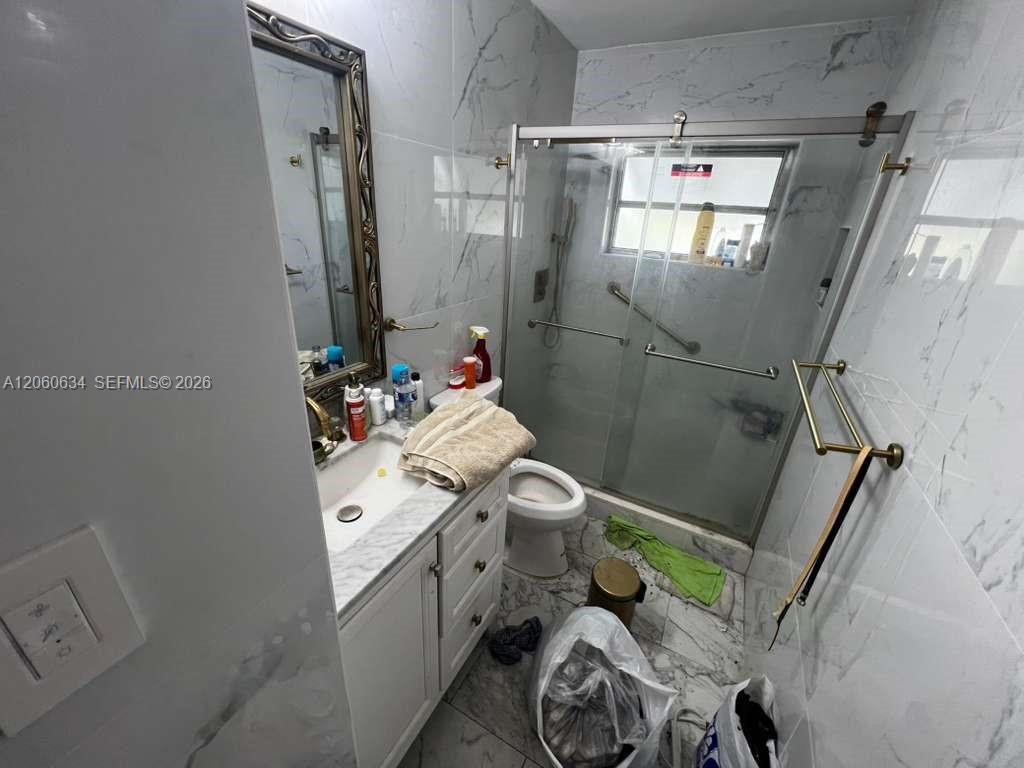 See details 7516 3 / 2 1647 sq. ft. $ 2026-08-21 0 Photo