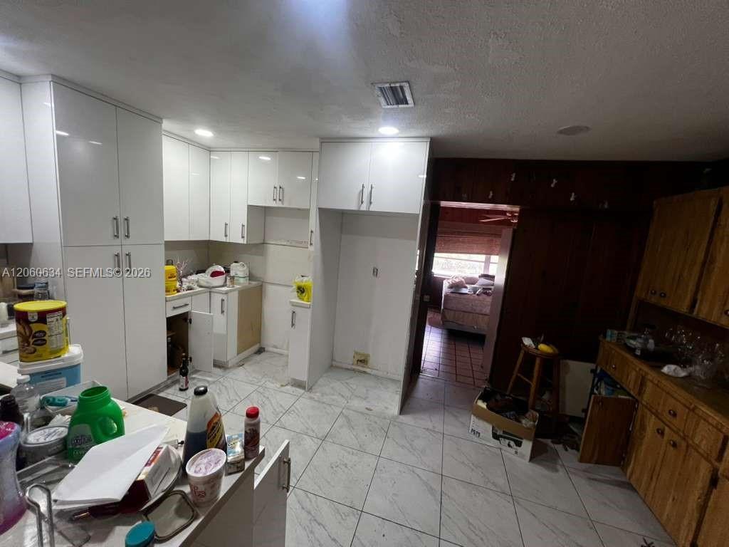 See details 7516 3 / 2 1647 sq. ft. $ 2026-08-21 0 Photo