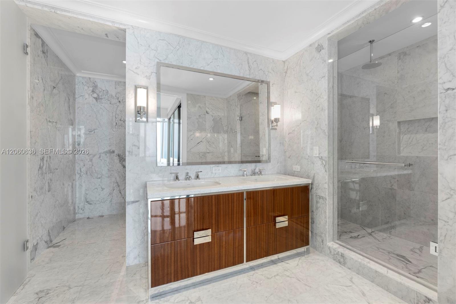 See details 4701 3 / 5 3080 sq. ft. $ 2026-07-27 0 Photo