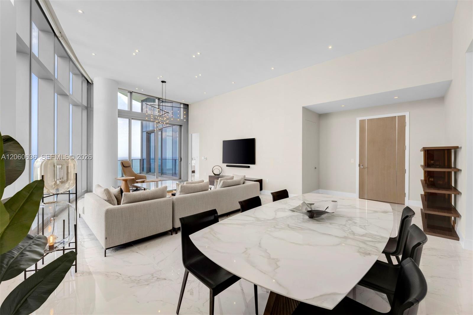 See details 4701 3 / 5 3080 sq. ft. $ 2026-07-27 0 Photo