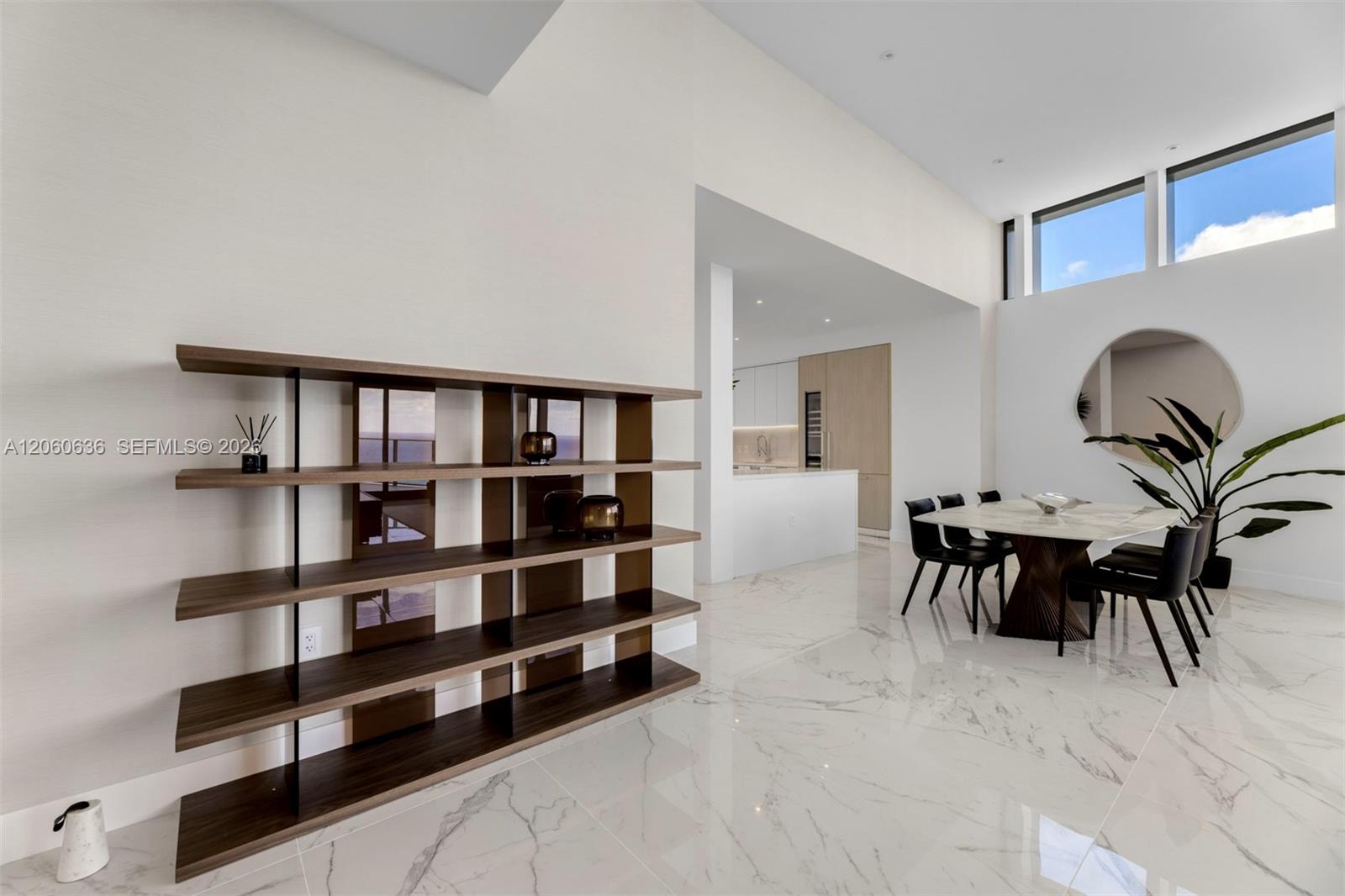 See details 4701 3 / 5 3080 sq. ft. $ 2026-07-27 0 Photo