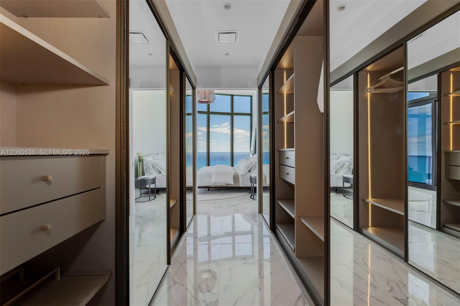 See details 4701 3 / 5 3080 sq. ft. $ 2026-07-27 0 Photo