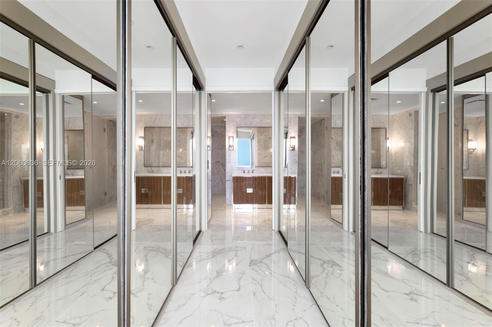 See details 4701 3 / 5 3080 sq. ft. $ 2026-07-27 0 Photo