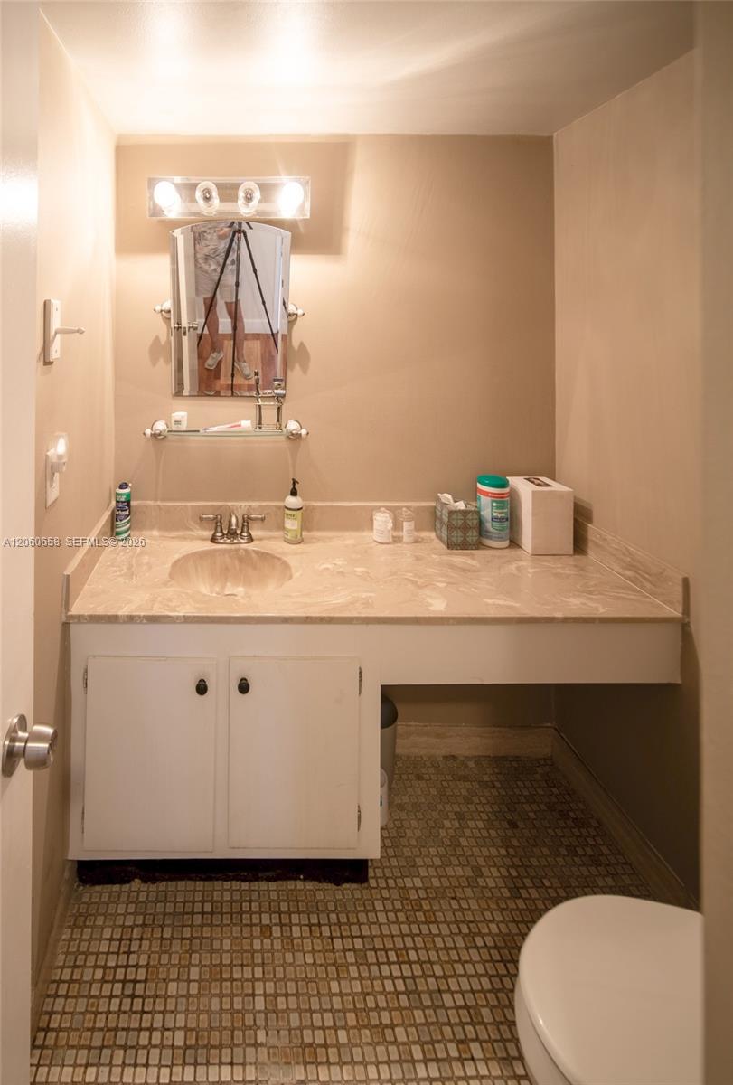 Photo of 2500 Parkview Dr #517, Hallandale Beach, Florida, 33009 -