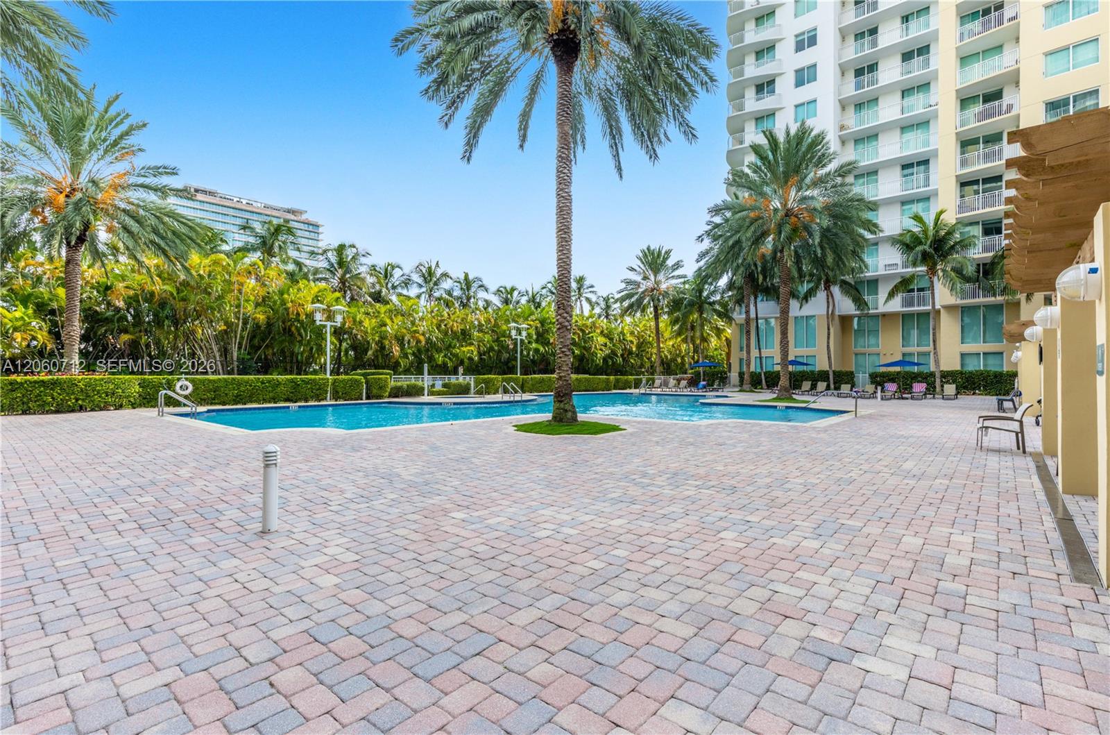 Фото 1745 Hallandale Beach Blvd  #1207W, Hallandale Beach, Florida, 33009 - 