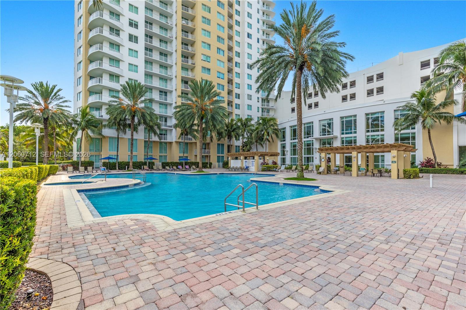 Фото 1745 Hallandale Beach Blvd  #1207W, Hallandale Beach, Florida, 33009 - 