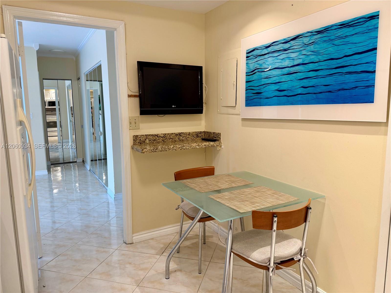 See details 6N 1 / 2 870 sq. ft. $ 2026-07-28 0 Photo