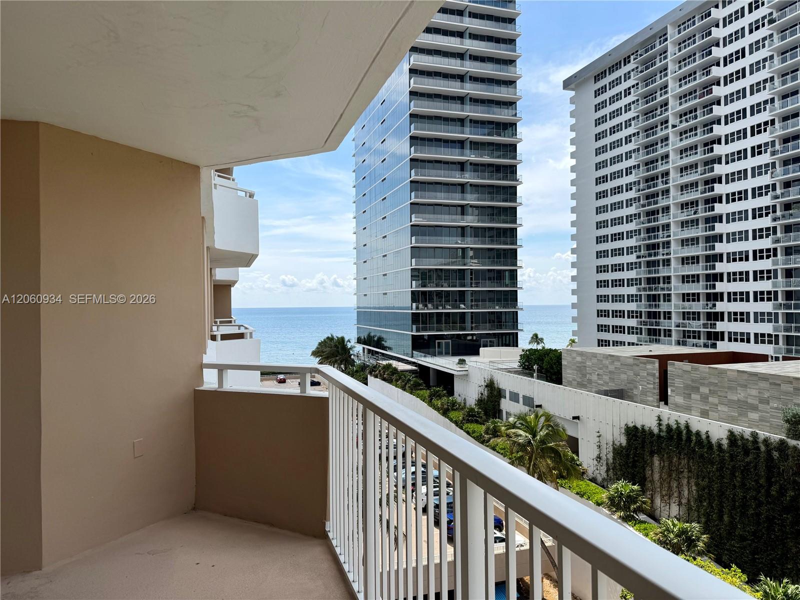 See details 6N 1 / 2 870 sq. ft. $ 2026-07-28 0 Photo