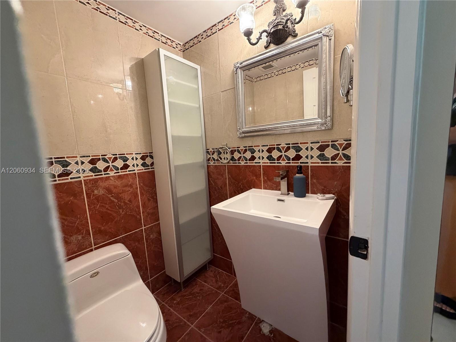 See details 6N 1 / 2 870 sq. ft. $ 2026-07-28 0 Photo