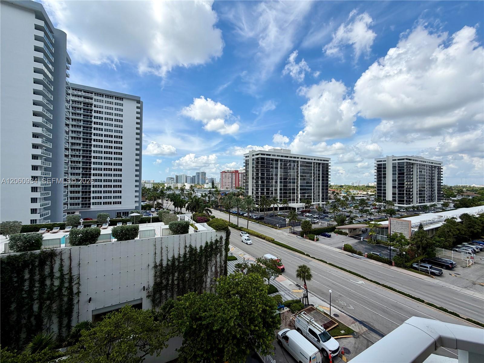 See details 6N 1 / 2 870 sq. ft. $ 2026-07-28 0 Photo