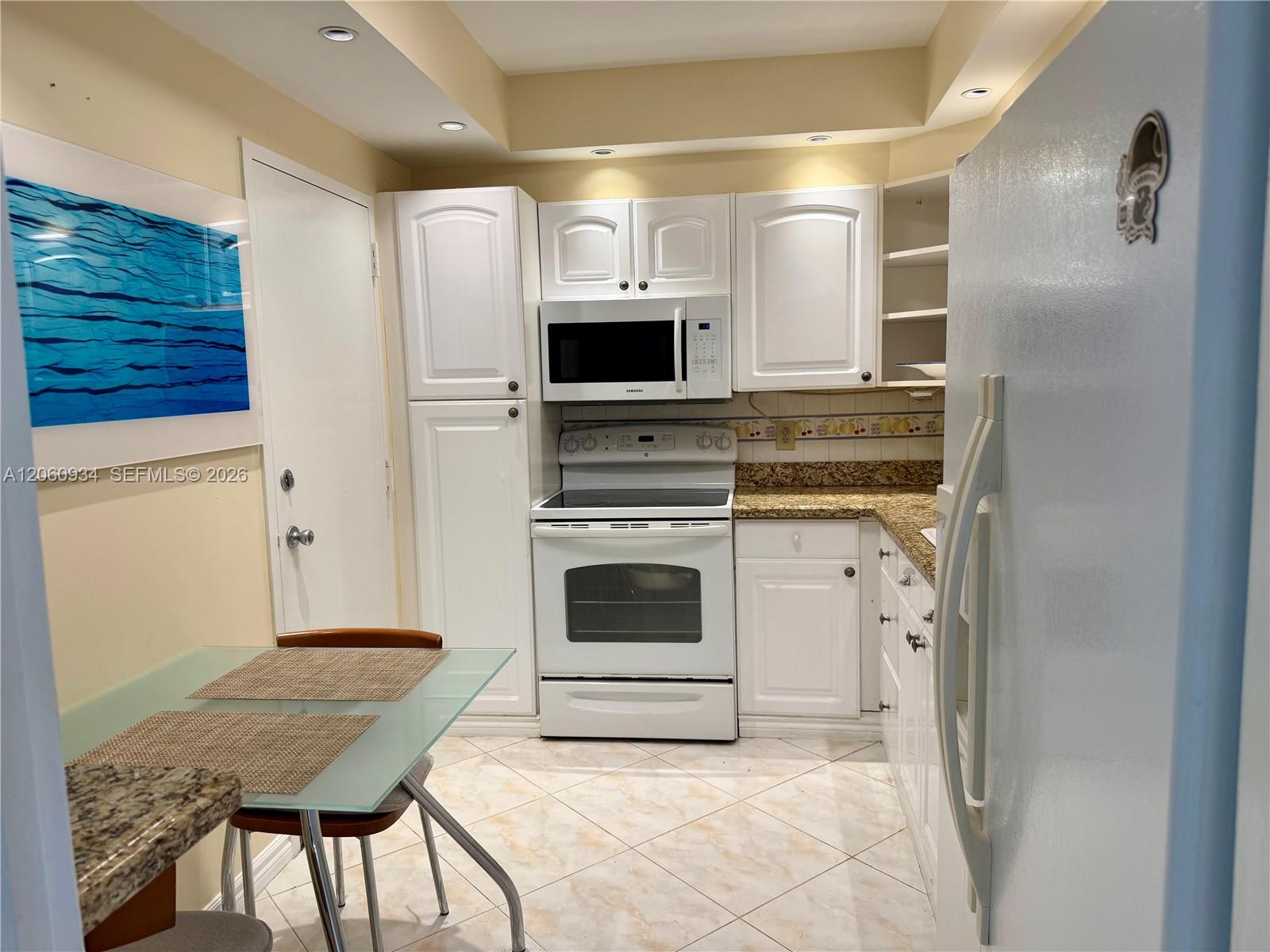 See details 6N 1 / 2 870 sq. ft. $ 2026-07-28 0 Photo