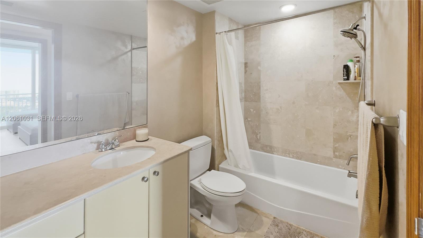Photo of 1755 Hallandale Beach Blvd #2303E, Hallandale Beach, Florida, 33009 - 2nd Bathroom
