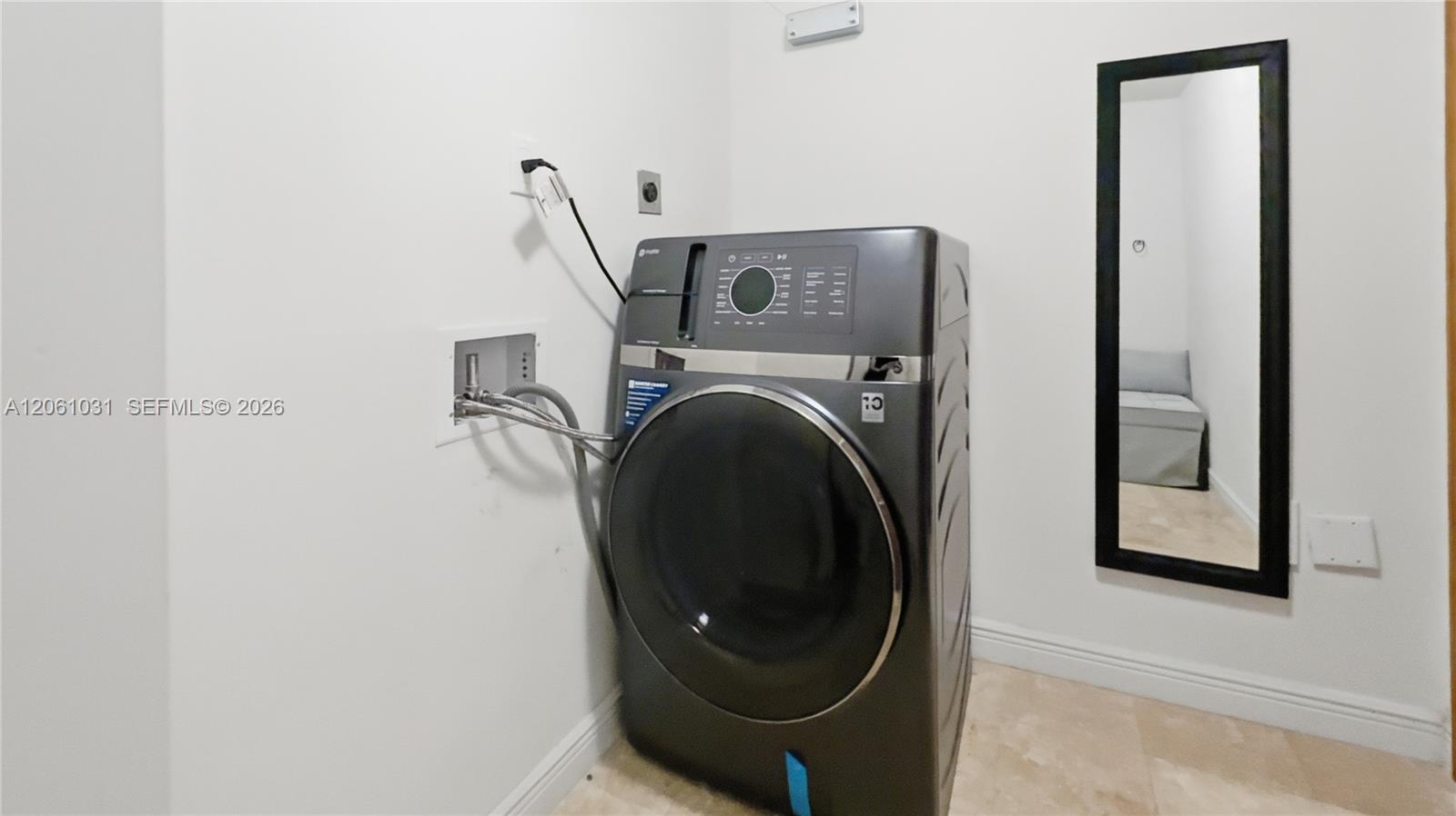 Photo of 1755 Hallandale Beach Blvd #2303E, Hallandale Beach, Florida, 33009 - Laundy Room