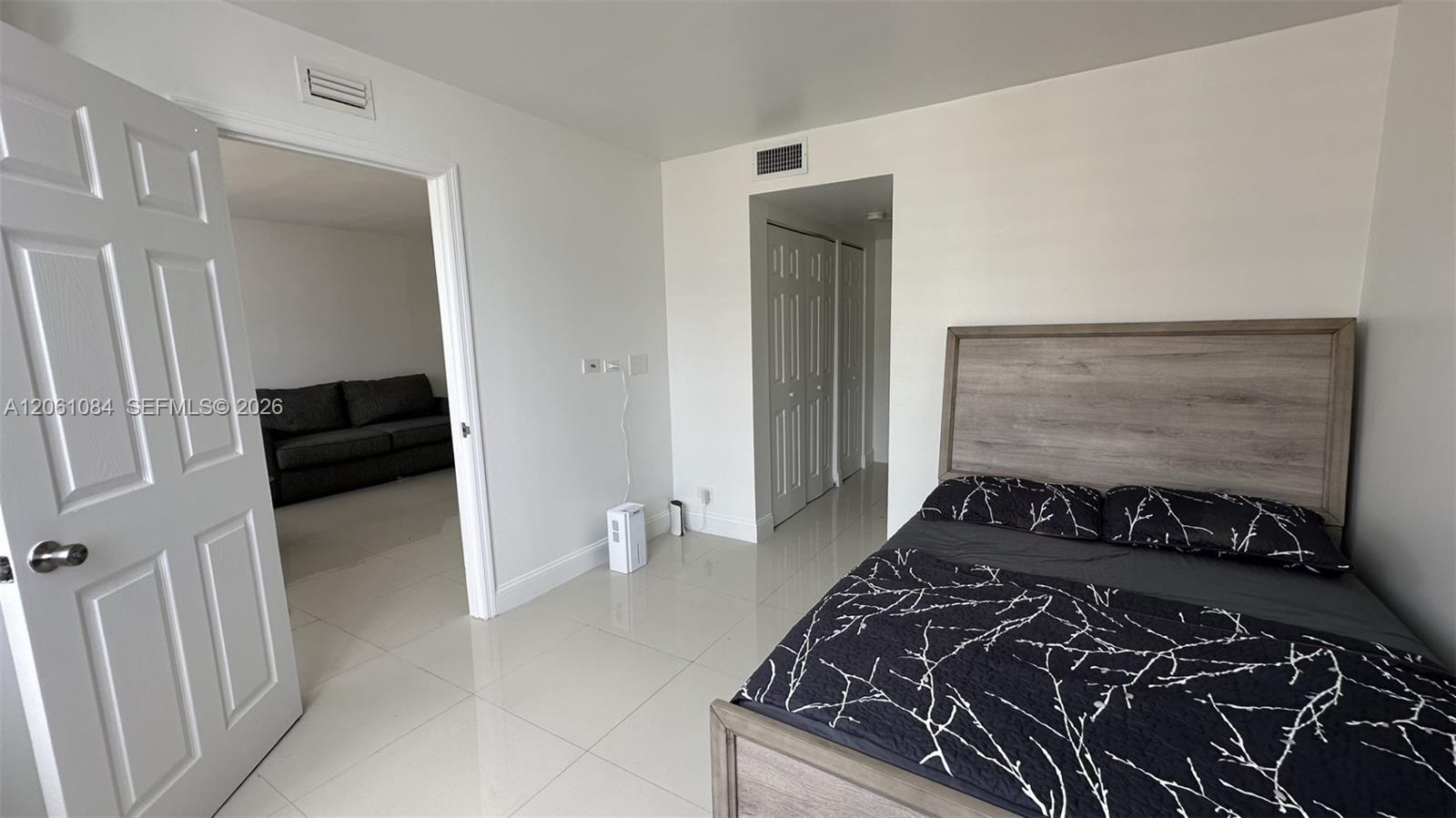 1808 2 / 2 1087 sq. ft. $ 2026-08-06 0 Photo