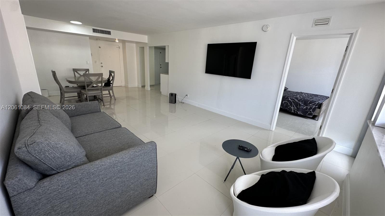 1808 2 / 2 1087 sq. ft. $ 2026-08-06 0 Photo