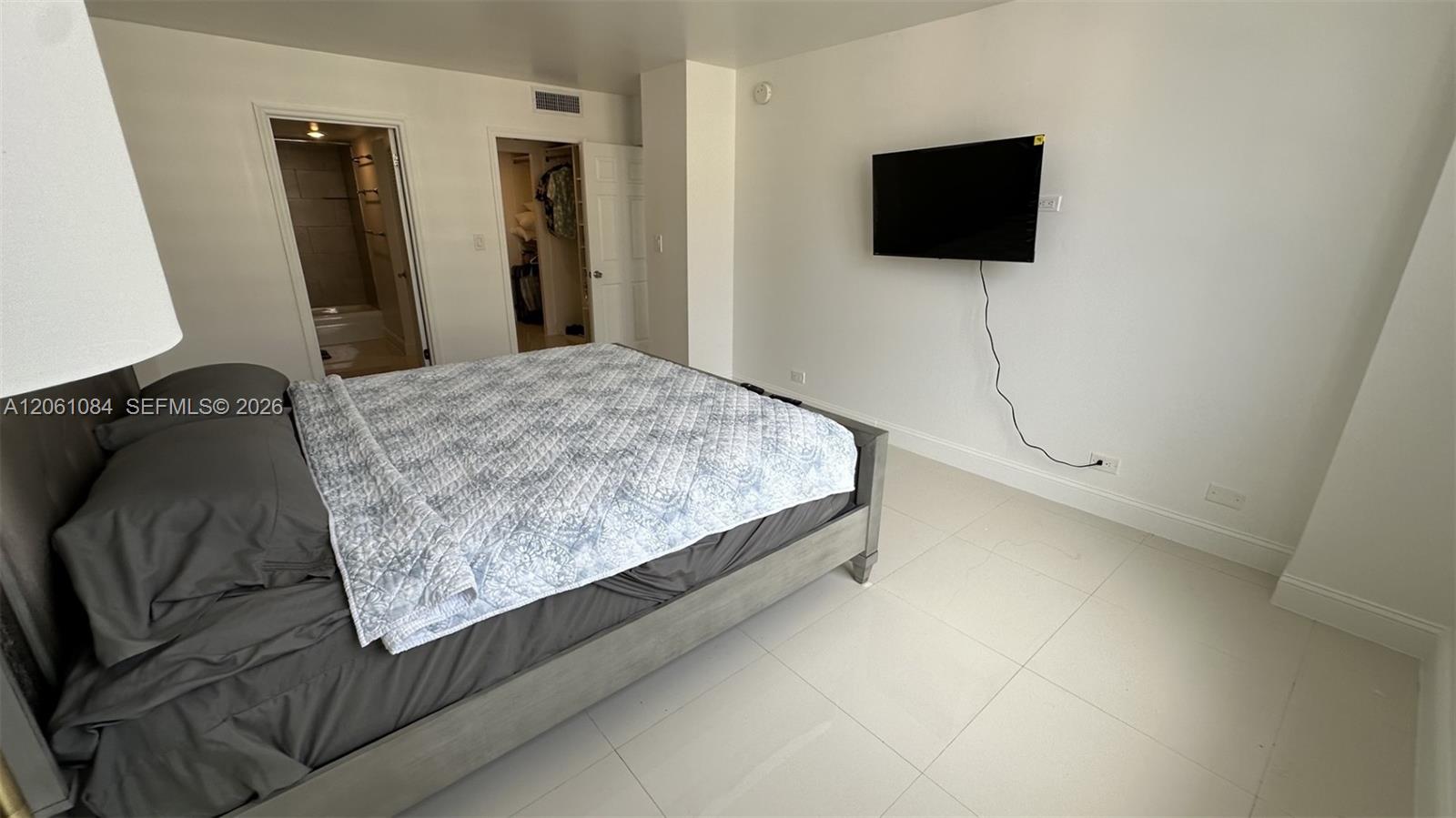 1808 2 / 2 1087 sq. ft. $ 2026-08-06 0 Photo