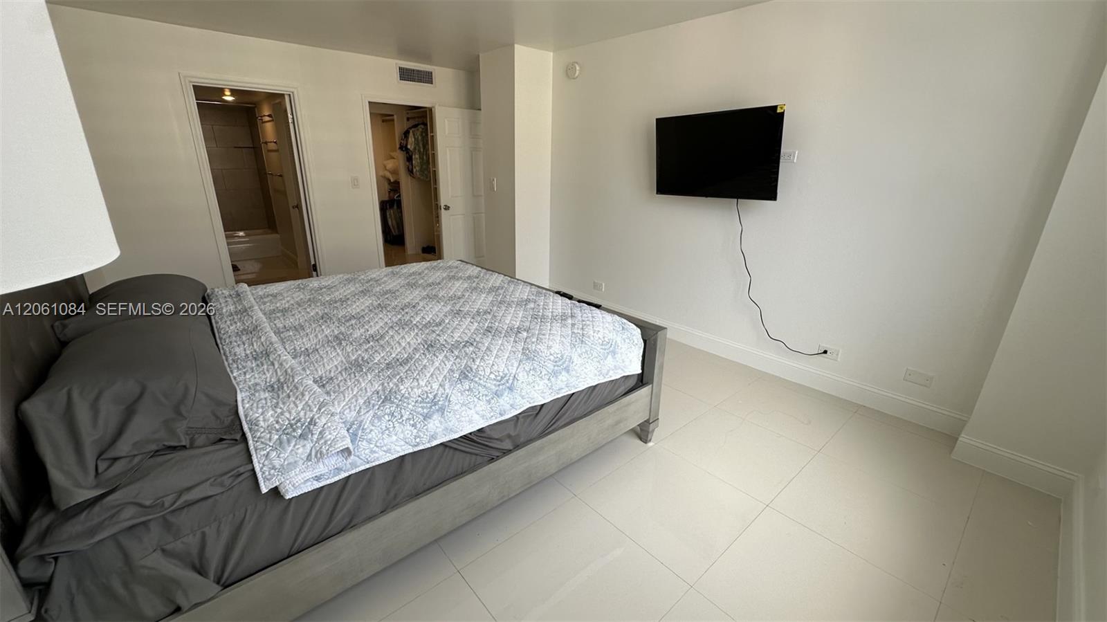 1808 2 / 2 1087 sq. ft. $ 2026-08-06 0 Photo
