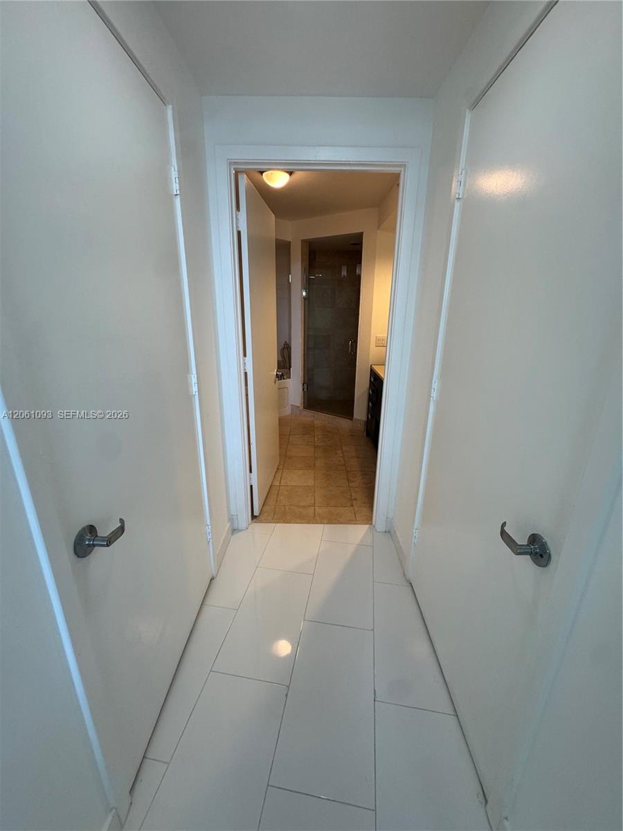 608 1 / 2 881 sq. ft. $ 2026-07-28 0 foto