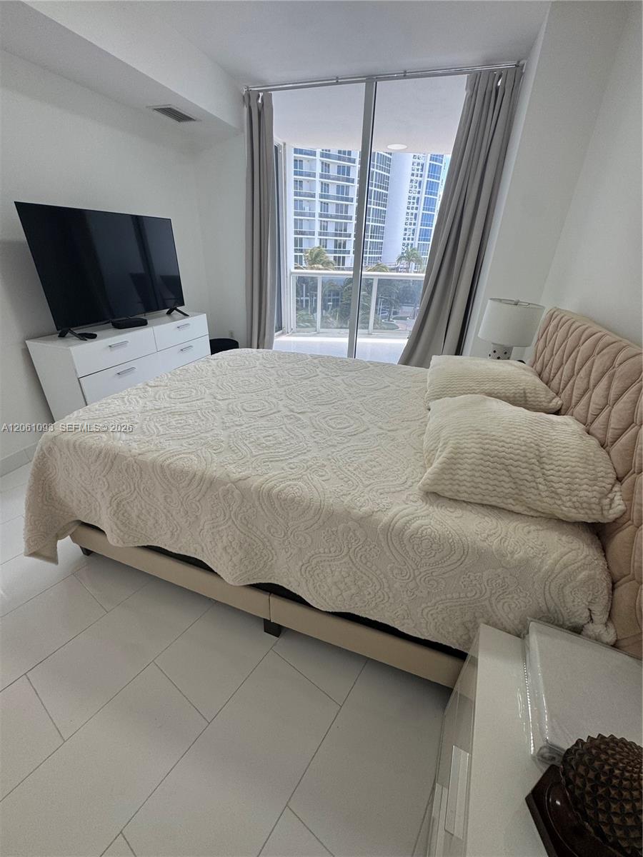 608 1 / 2 881 sq. ft. $ 2026-07-28 0 foto