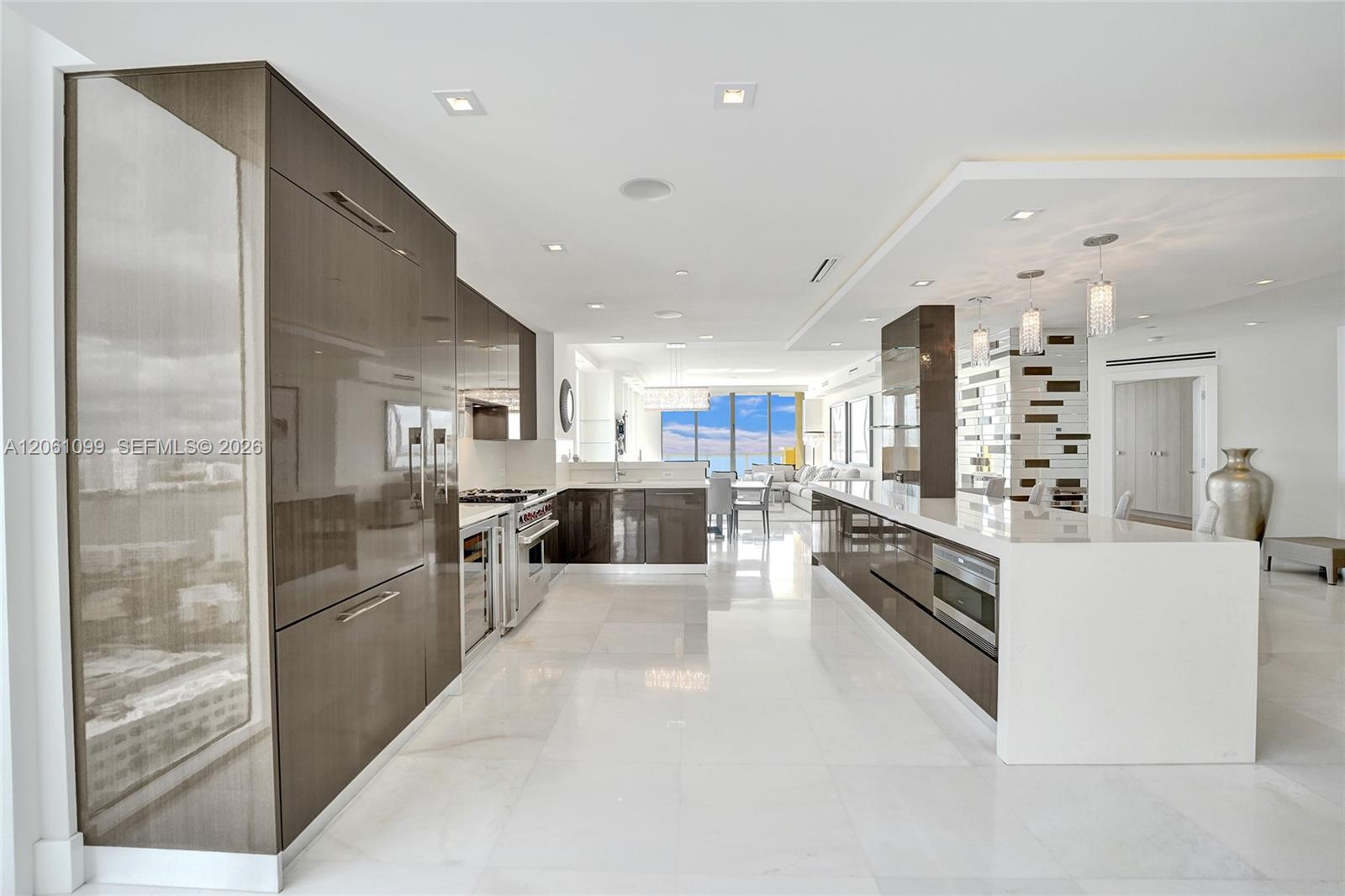 3201 4 / 4 2736 sq. ft. $ 2026-07-28 0 foto