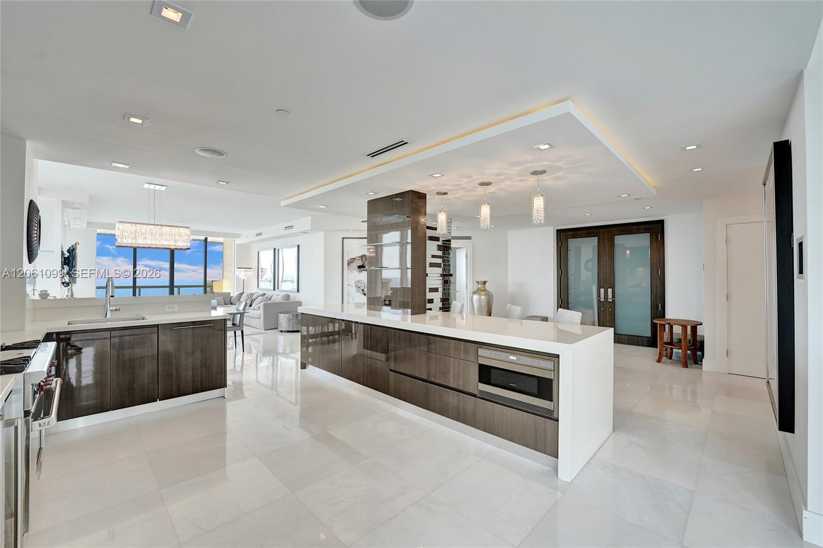 3201 4 / 4 2736 sq. ft. $ 2026-07-28 0 foto