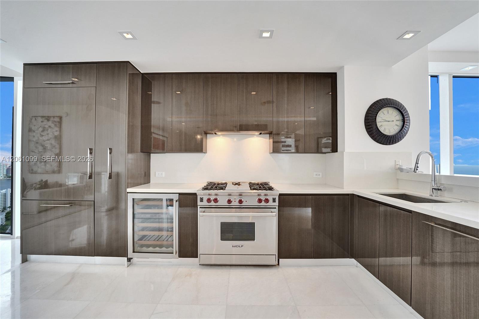3201 4 / 4 2736 sq. ft. $ 2026-07-28 0 foto