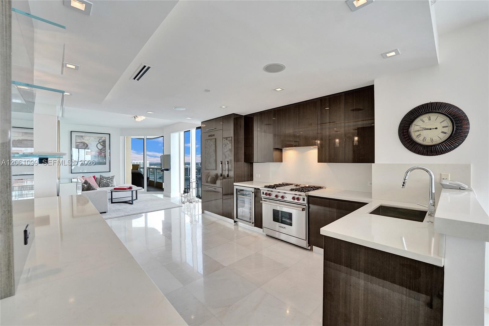 3201 4 / 4 2736 sq. ft. $ 2026-07-28 0 foto